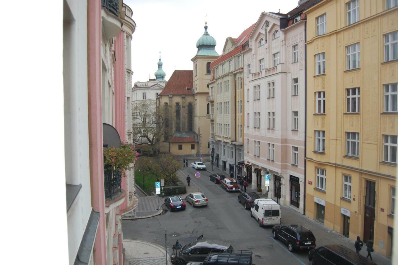 Apartment In The Heart Of Prag Exterior foto